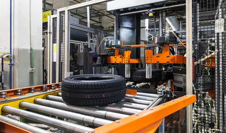 the hydraulic oil cylinder